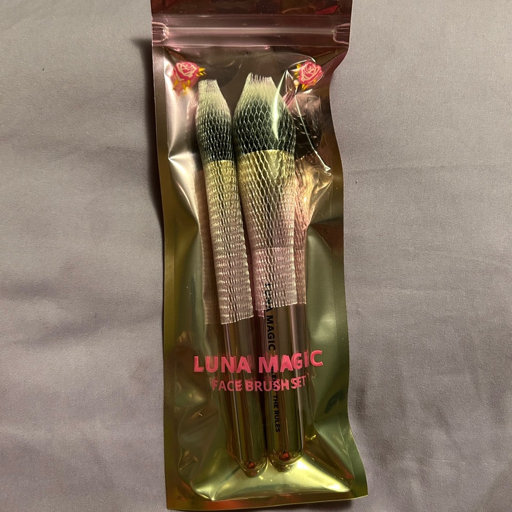 Luna Magic Face Brush Set